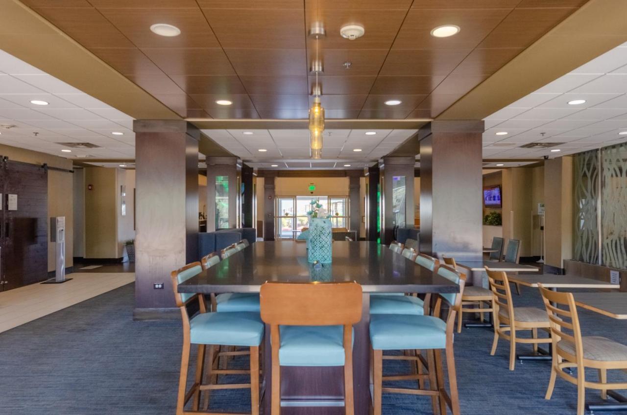 Holiday Inn Express Hotel & Suites Atlanta Airport West - Camp Creek By Ihg Exterior foto